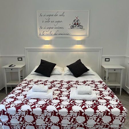 ホテル Domus Giordano ローマ エクステリア 写真